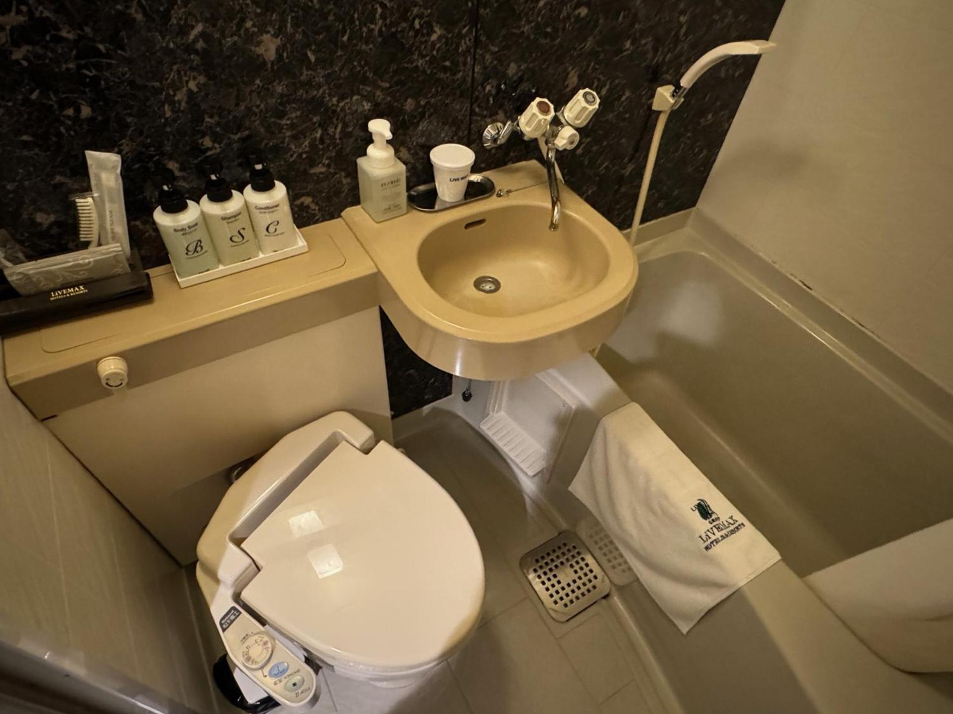 Hotel Livemax Kyoto Gojo Exteriör bild